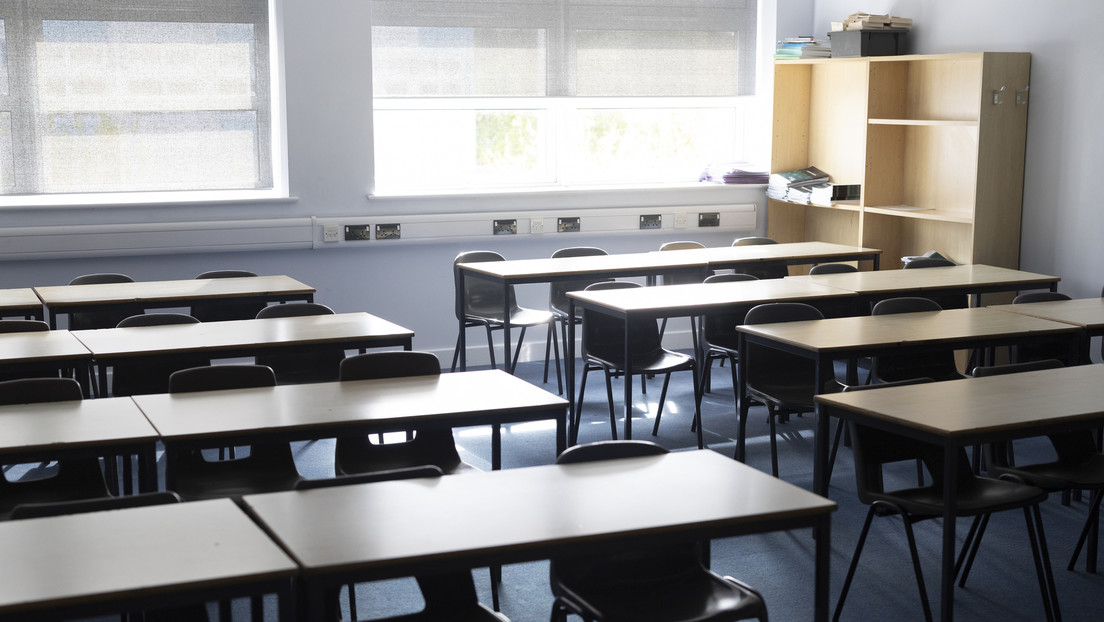 Lanzan gas pimienta en un aula de clases para no hacer examen
