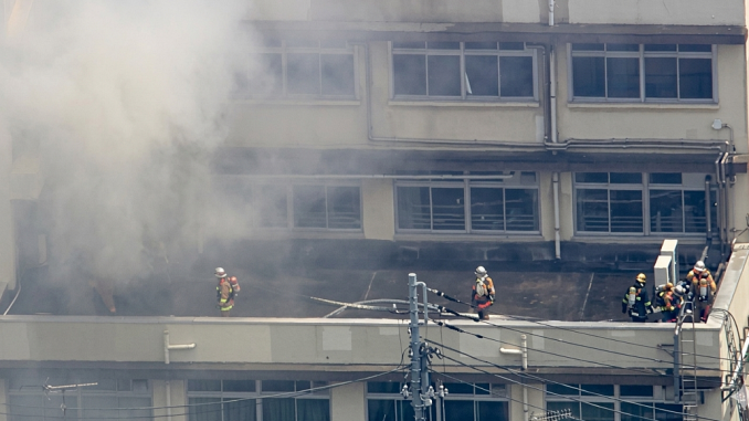 Incendio en una escuela en Tokio deja 10 heridos