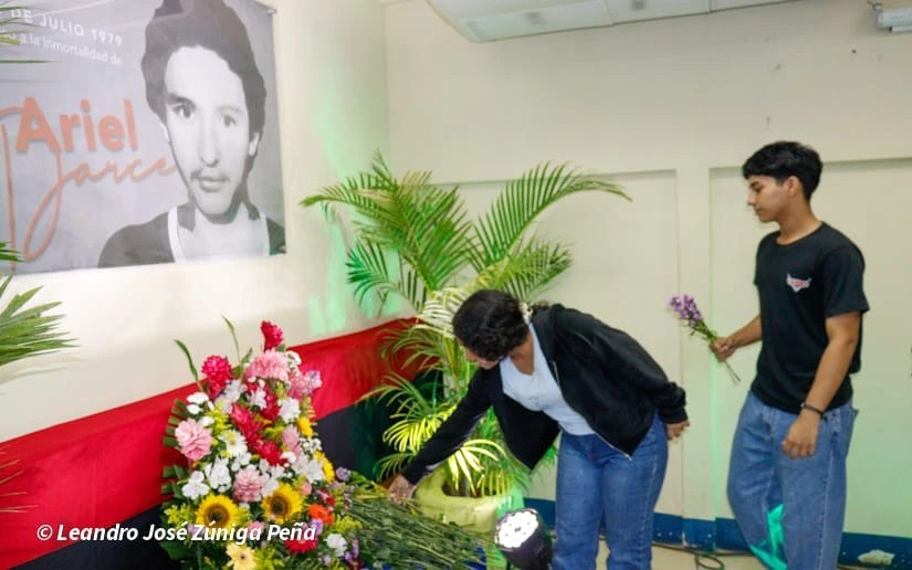 Centro Tecnológico rinde homenaje a Ariel Darce