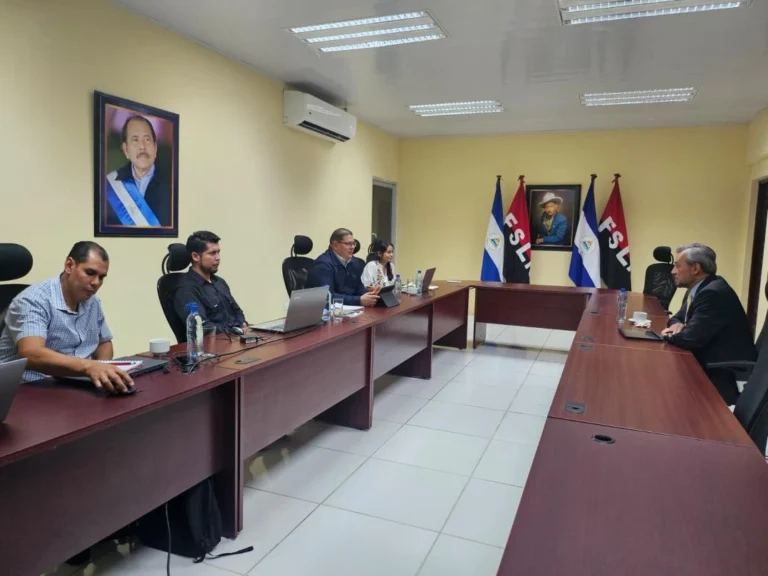 Autoridades del MAG reciben visita de jefe de sección de la OIEA
