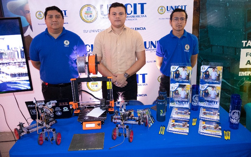 Capacitan a estudiantes universitarios en uso de la IA