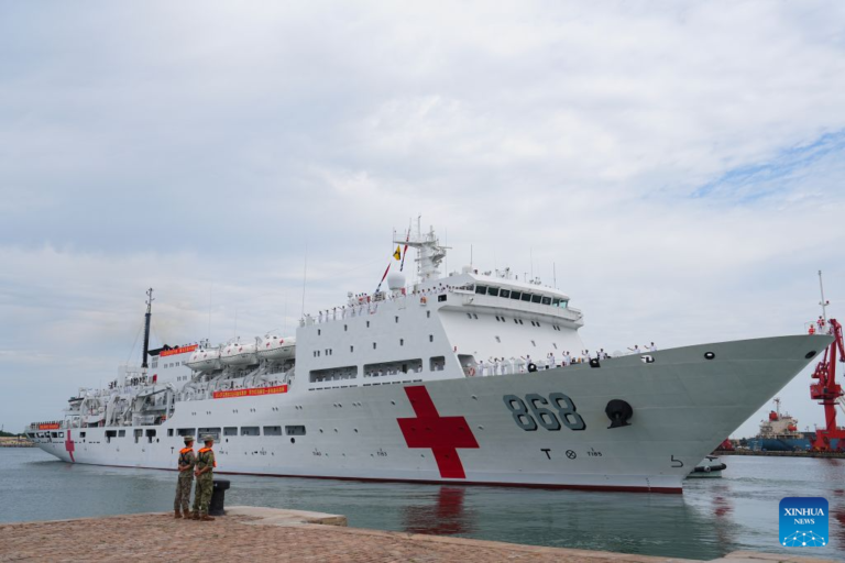 Buque hospital de la Armada de China brindará servicios humanitario