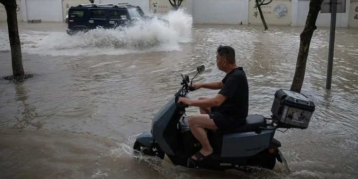 China enfrenta lluvias y calor extremo