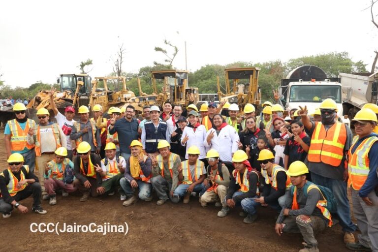 Colocan la primera piedra del Hospital Oriental “Lesbia Carrasquilla”