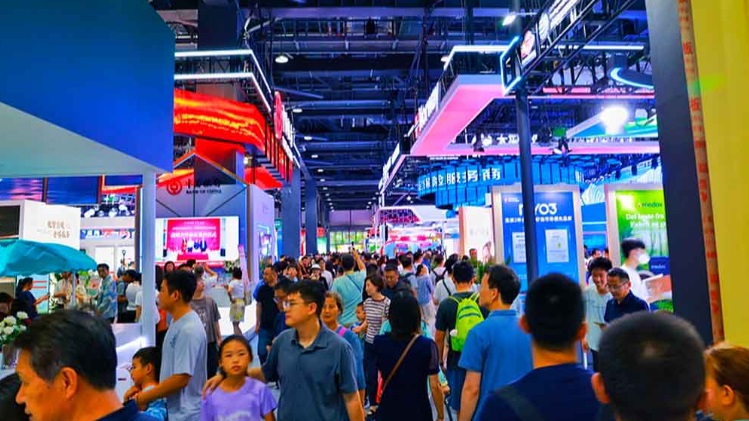 China impulsa fuerte crecimiento en servicios