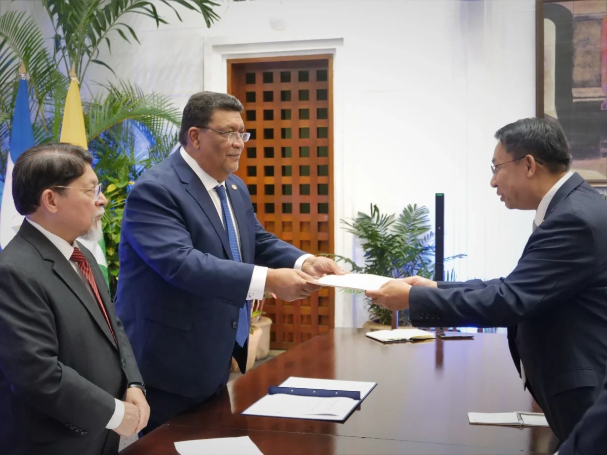 Embajador de Myanmar presenta Copias de Estilo ante la Cancillería de Nicaragua