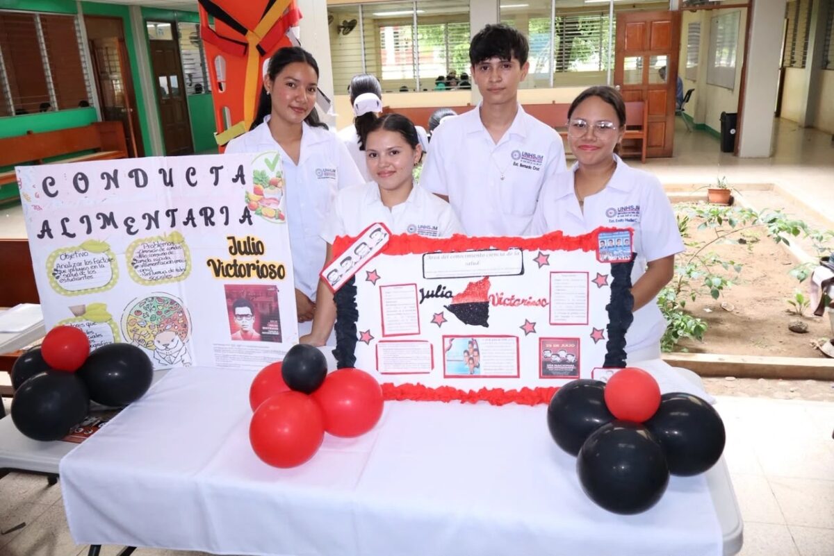 Estudiantes de Enfermería presentan proyectos innovadores