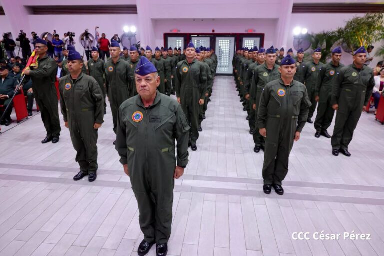 Fuerza Aérea y Defensa Antiaérea reafirma compromiso de lealtad