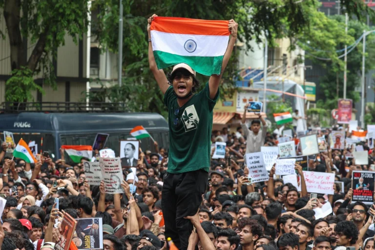 India escucha a estudiantes y evalúa demandas