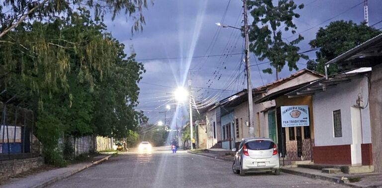 Inicia proyecto de alumbrado público en Ocotal