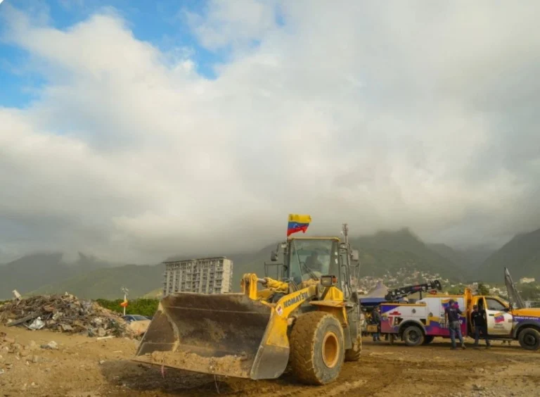 La Guaira acelera la remoción de escombros