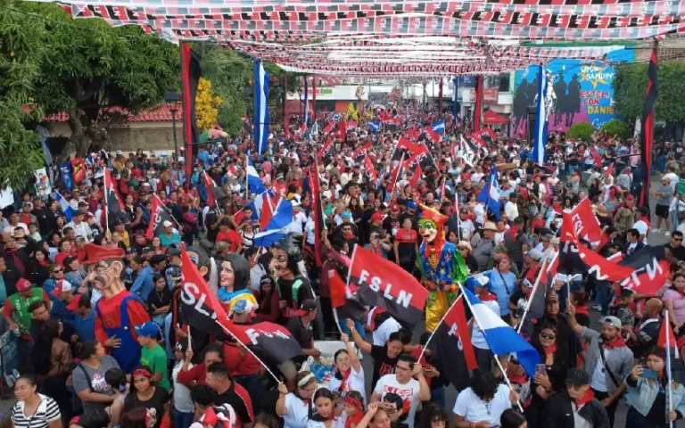 Las familias nicaragüenses celebran la vida buena, la vida en paz, la vida victoriosa, así lo manifestó este viernes la Copresidenta del país, Rosario Murillo.
