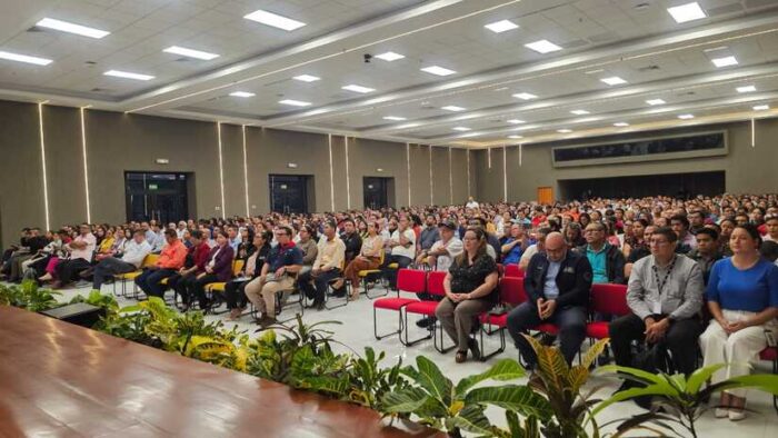 Maestros y Maestras se capacitan en actualización pedagógica
