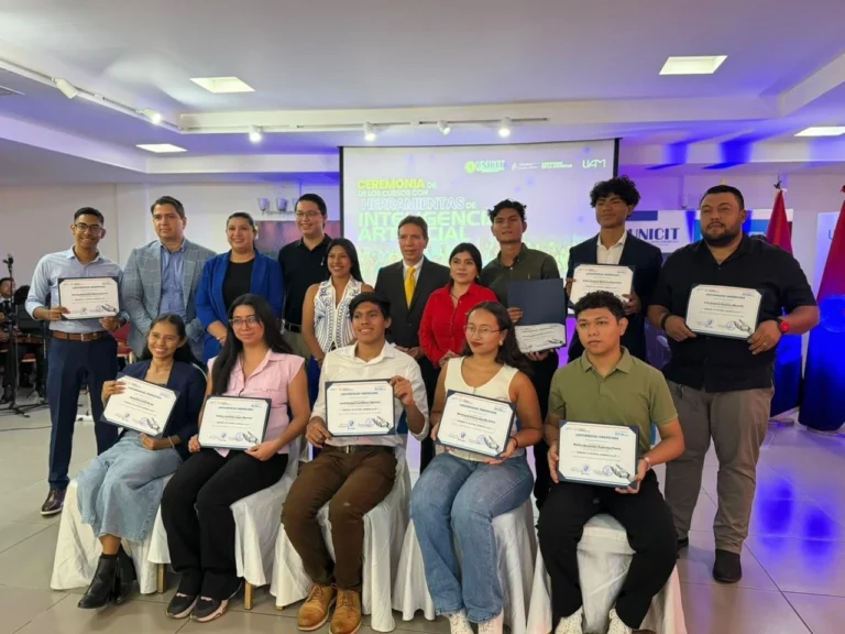 Más de 90 jóvenes se certifican en IA generativa