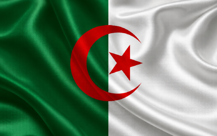 Mensaje de Condolencias y Solidaridad al Presidente de Argelia Mensaje de Condolencias y Solidaridad del Copresidente Comandante Daniel, y la Copresidenta Compañera Rosario, a Su Excelencia, Hermano Abdelmadjid Tebboune, Presidente de la República Argelina Democrática y Popular, por el accidente ocurrido esta mañana en la Ciudad de Boumerdes, al este de Argel. Managua, 31 de Julio de 2026 Excelencia Abdelmadjid Tebboune Presidente de la República Argelina Democrática y Popular Argel Querido Hermano, Con profunda tristeza hemos conocido la noticia sobre el accidente ocurrido esta mañana en la Ciudad de Boumerdes al este de Argel, que ha provocado decenas de Hermanas y Hermanos Argelinos fallecidos y heridos, la mayoría niñas y niños. En nombre del Pueblo y Gobierno de Reconciliación y Unidad Nacional, y en nuestro propio nombre, hacemos llegar nuestras Sinceras Condolencias a Usted y a todo el Querido Pueblo de la República Argelina Democrática y Popular. Nuestras especiales Muestras de Solidaridad a las Familias y Seres Queridos de quienes han partido y elevamos nuestras Oraciones para que encuentren Resignación, Fortaleza y Consuelo, así como por la pronta recuperación de las Hermanas y Hermanos que resultaron heridos. Desde nuestra Nicaragua, Bendita y Siempre Libre, reciban nuestro Abrazo Fraterno y el Cariño de las Familias Nicaragüenses. Firmas Daniel Ortega Saavedra Rosario Murillo --------------------------------------------------------- Versión en inglés Managua, 31st July, 2026 Excellency Abdelmadjid Tebboune President of the People's Democratic Republic of Algeria Algiers Dear Brother, It is with profound sadness that we have learned the news of the accident that occurred this morning in the city of Boumerdes, east of Algiers, which has resulted in dozens of Algerian Sisters and Brothers deceased and injured, most of them children. On behalf of the People and Government of Reconciliation and National Unity, and on our own behalf, we convey our Sincere Condolences to You and to all the Beloved People of the People's Democratic Republic of Algeria. Our deepest Solidarity and Sympathy to the Families and Loved Ones of those who have passed away and we pray so that they may find Resignation, Strength and Comfort, as well as for the speedy recovery of the Sisters and Brothers who were injured. From our Blessed and Always Free Nicaragua, please accept our Fraternal Embrace and the Affection of the Nicaraguan Families. Daniel Ortega Saavedra Rosario Murillo
