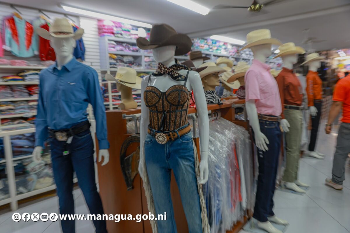 Mercado Oriental con variedad de artículos para las Fiestas Agostinas