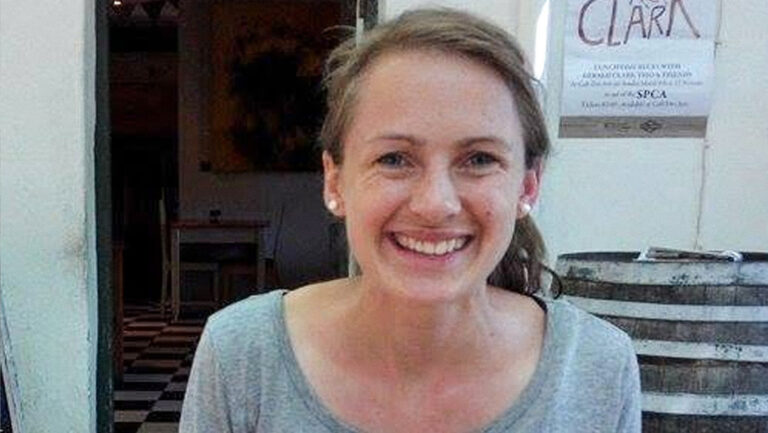 Encuentran el cadáver de una mujer dentro de una maleta en Grecia