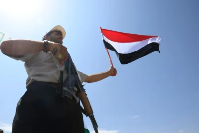 Omán impulsa diálogo para frenar crisis en Yemen