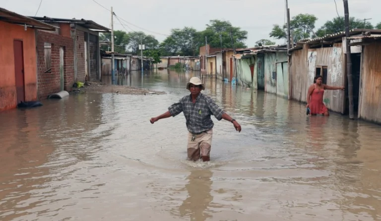 Perú declara emergencia por El Niño