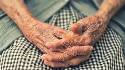 Ancianita muere tras recibir por error cirugía de otro paciente