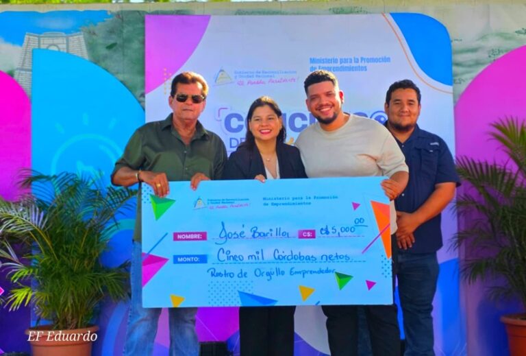 Premian a los participantes del Concurso de fotografía “La Revolución del Emprendimiento”