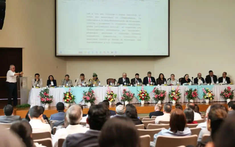 Presentamos la Reforma Constitucional a Inversionistas y Empresarios