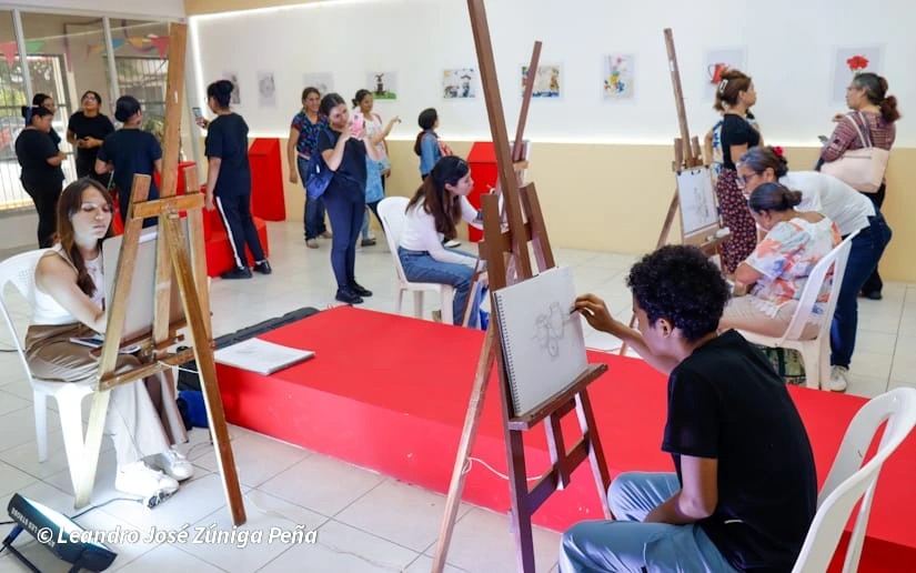Presentan Expo “Colores de la Revolución”
