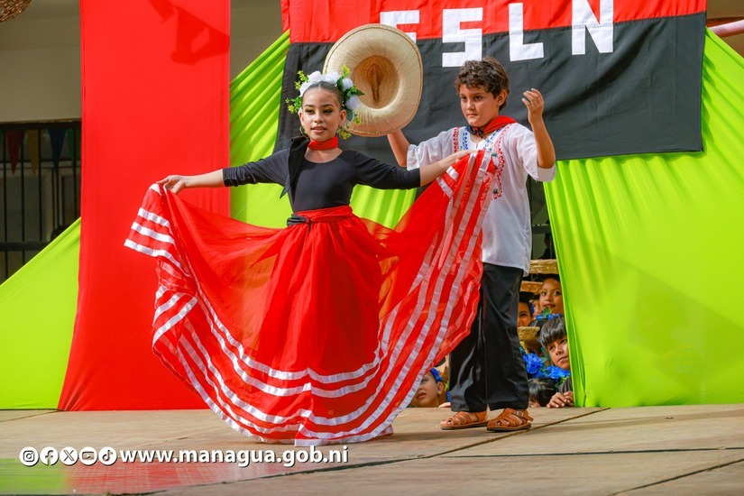 Realizan Festival de la Alegría en víspera del 47 19