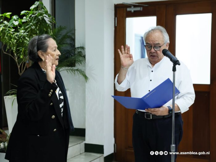Sara Amelia Rosales asume como Superintendente de Bancos