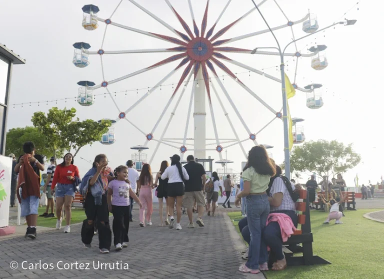 Turismo familiar en el Puerto Salvador Allende