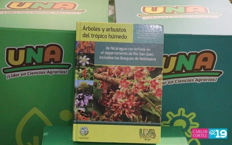 UNA lanza libro Árboles y Arbusto del Trópico húmedo