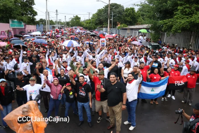 Miles de nicaragüenses participan en caminata en honor a Julio Buitrago
