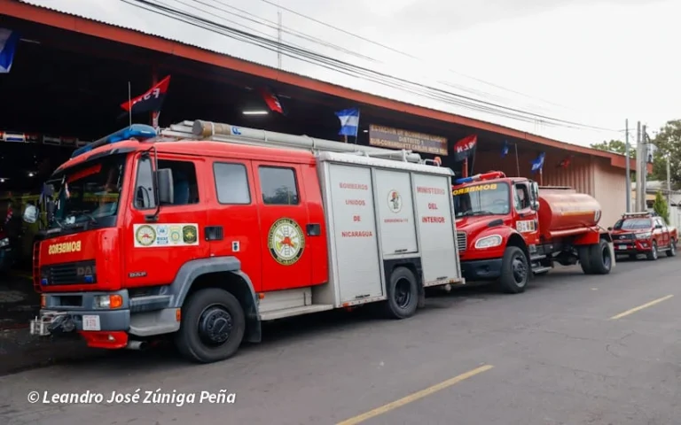 Envían dos camiones de bomberos a nueva estación en Masaya