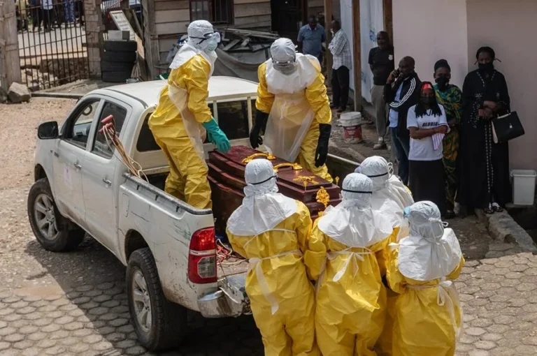RDC reporta 999 muertos por el brote de ébola