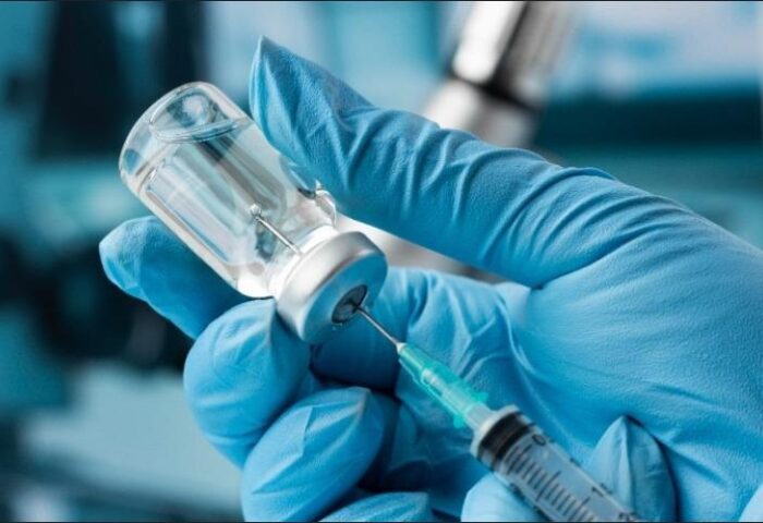 Paciente que recibió vacuna rusa contra el cáncer se encuentra en buen estado