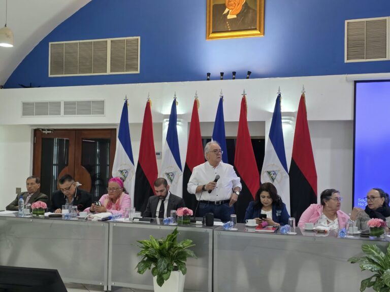 Reforma parcial a la Constitución recibe respaldo del Gabinete de Gobierno
