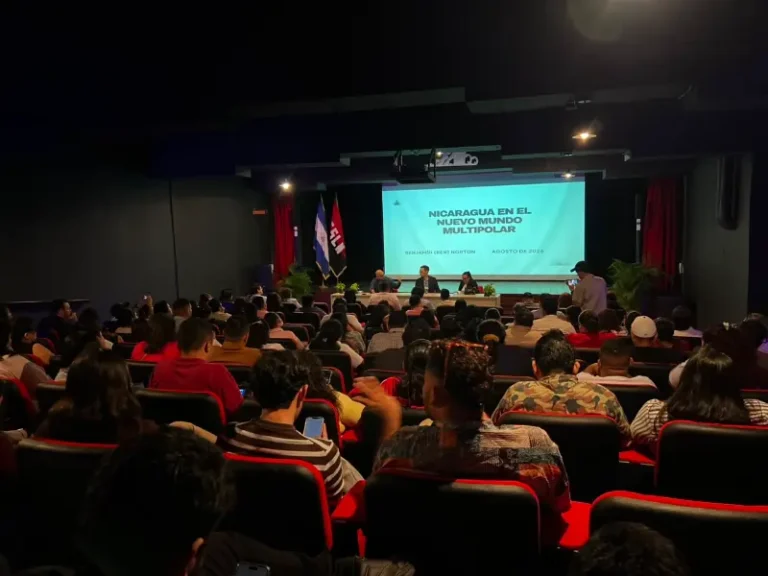 Capacitan a jóvenes comunicadores