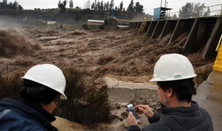 Intensas lluvias en Chile dejan un fallecido y 2,000 evacuados