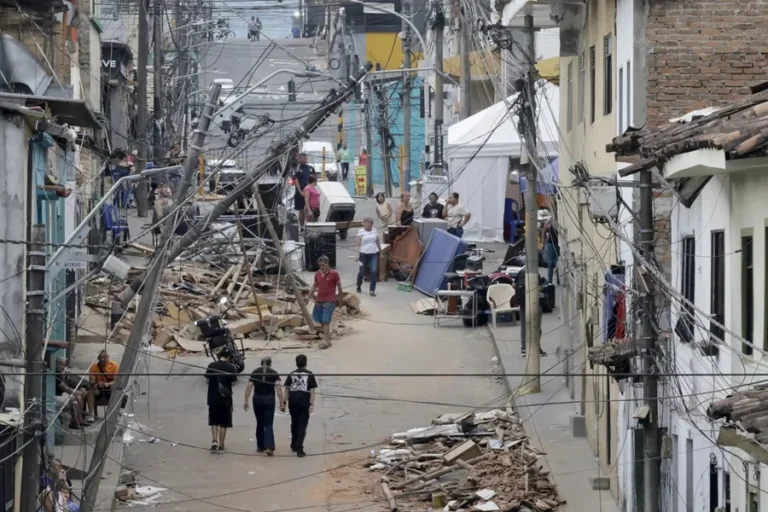 Terremoto en Colombia dejó al menos 304 muertos