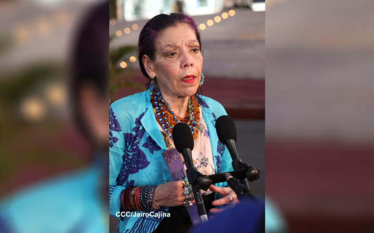 Compañera Rosario Murillo en Multinoticias (10-07-26)