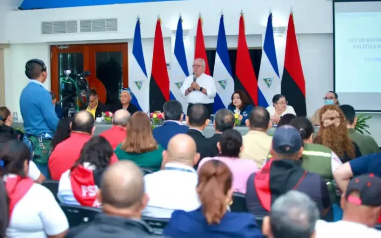 Encuentro con Trabajadores del Estado durante el Proceso de Consulta de las Reformas Constitucionales