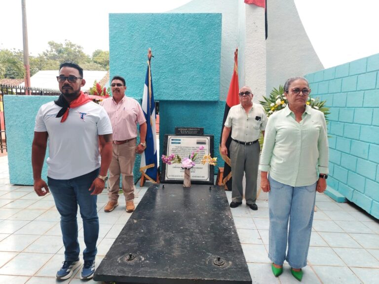 El Viejo rinde homenaje al Comandante Germán Pomares