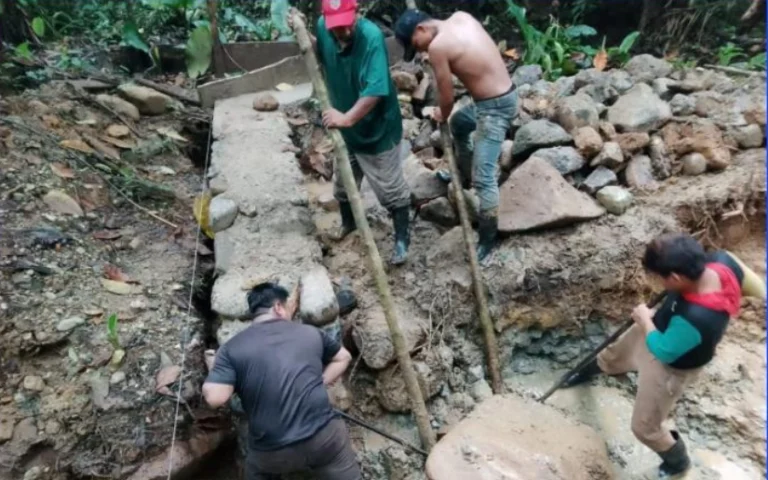 Construyen Sistema de Agua Potable en Mukuswas