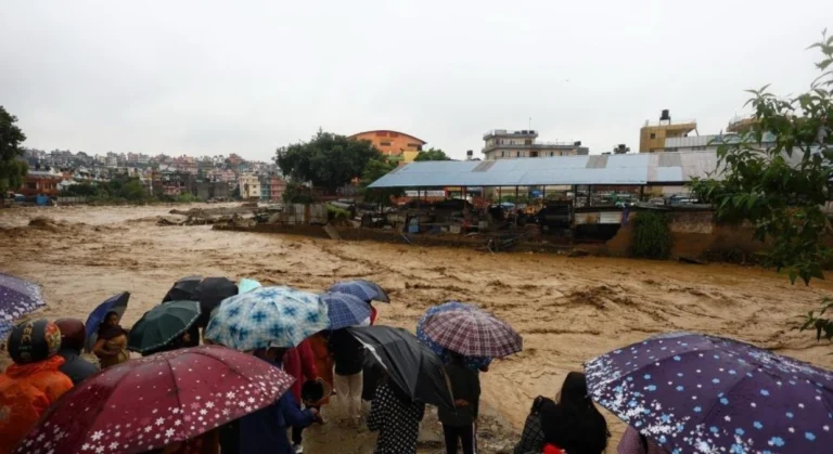 Expertos chinos investigan desastre en Nepal