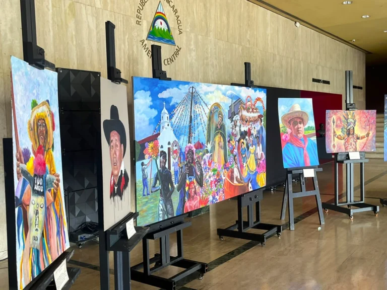 Exposición en Managua honra a personajes de las fiestas de Santo Domingo