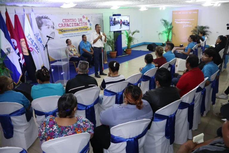 Capacitan a servidores públicos para garantizar servicio inclusivo