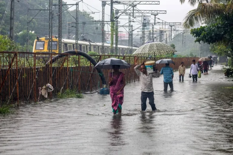 Fuertes lluvias dejan 157 muertos en India