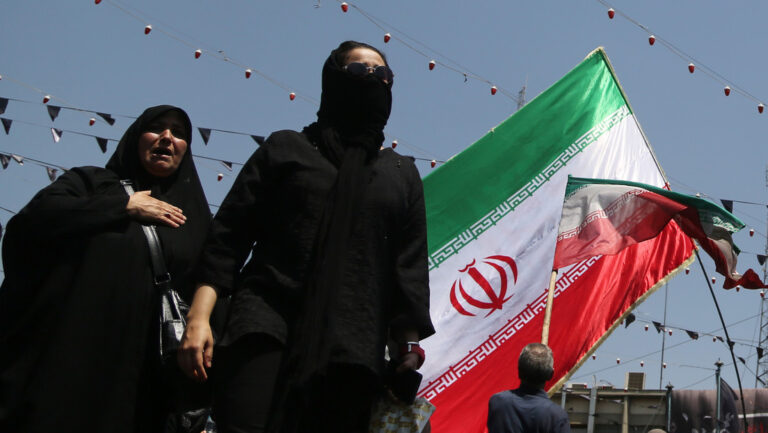 Irán señala que las amenazas de EEUU son una política de hace años