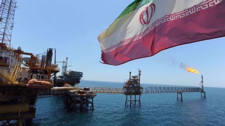 Irán mantiene sus ventas de petróleo