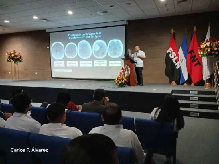 Capacitan a médicos para acercar la atención a las familias